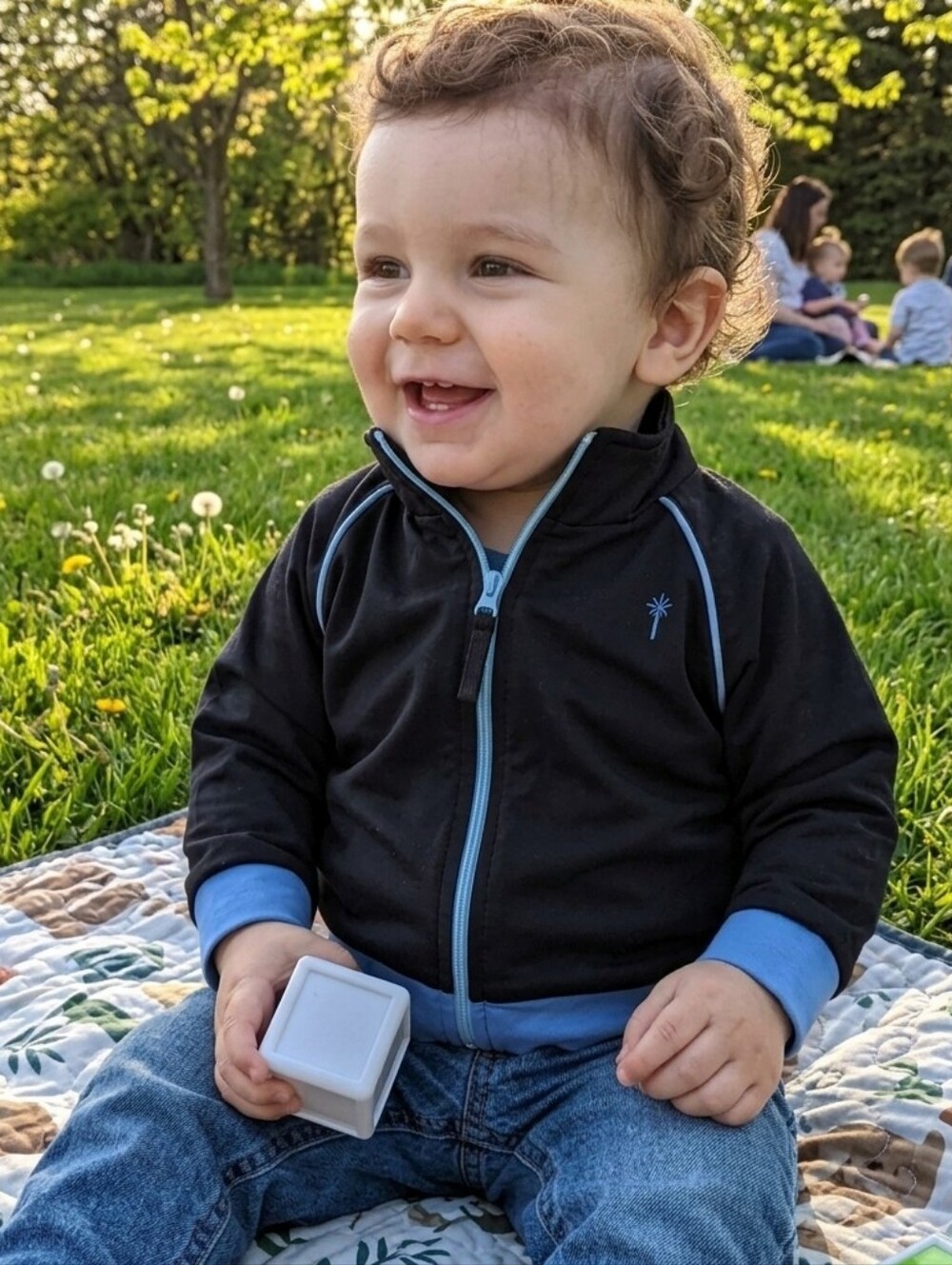 i play. by Green Sprouts Baby Boy Black & Blue Zip Track Jacket Size Medium 12M